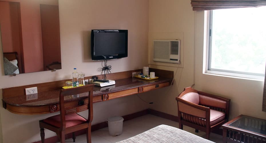 Crescent Park (US Consulate, Sankara Nethralaya, Apollo Greams), Chennai 4